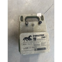 Electrificateur de cloture